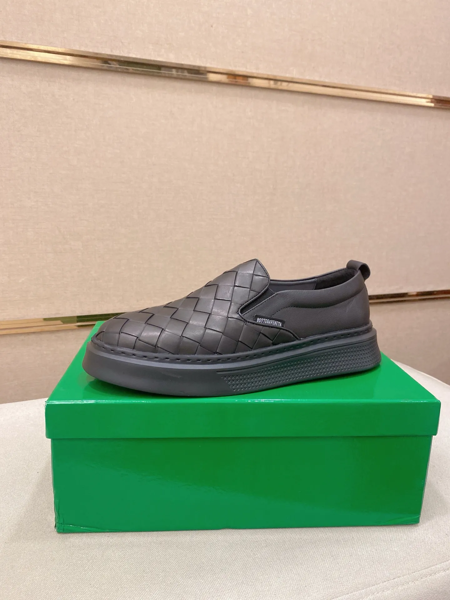 Men's shoes💰 500💰 【BV】The latest hot style‼ ️Casual men's shoes, uppers imported first-layer cowhide. Fully imported first-layer leather lining✔️Exquisite workmanship, excellent foot feel, special rubber sole✔️, cool and fashionable, the latest fashion, fashionable outsole, hurry up. Code number: 38-44